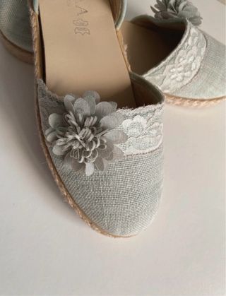 Sandalias niña ceremonia flor encaje