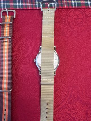 Reloj Dijous con correas intercambiables