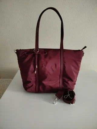Bolso Stradivarius granate