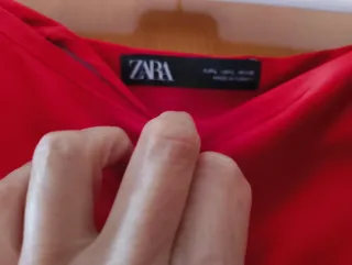 Falda satinada roja Zara