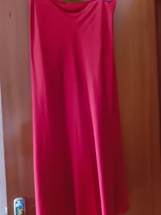 Falda satinada roja Zara