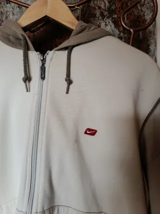 Chaqueta Nike Beige con Capucha