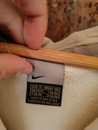 Chaqueta Nike Beige con Capucha