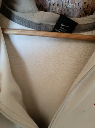 Chaqueta Nike Beige con Capucha