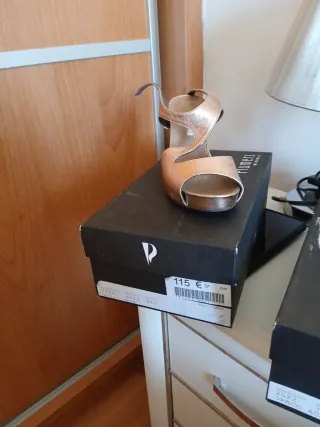 Zapatos de tacón Plumier talla 37 20 euros el par