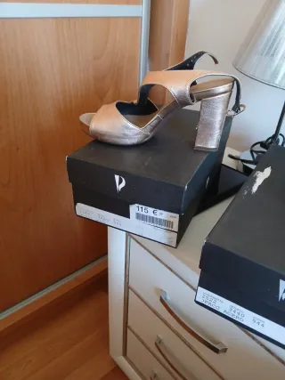 Zapatos de tacón Plumier talla 37 20 euros el par