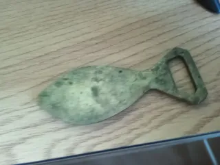 Abridor de botellas con forma de pez