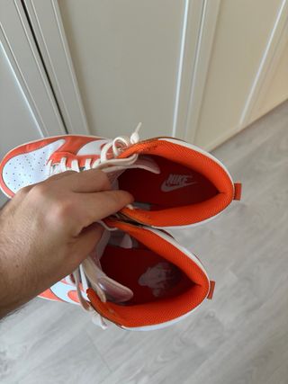 Nike Dunk High Naranja y Blanco