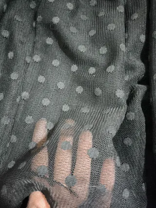 Falda negra corta con lunares