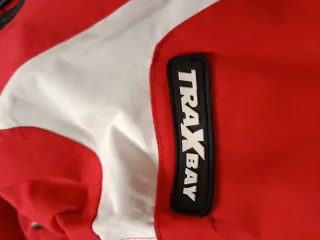 Chaqueta de nieve Traxbay roja y negra