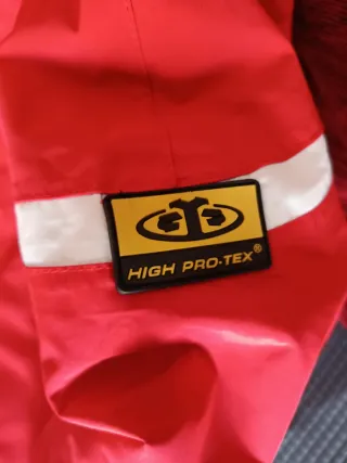 Chaqueta de nieve Traxbay roja y negra