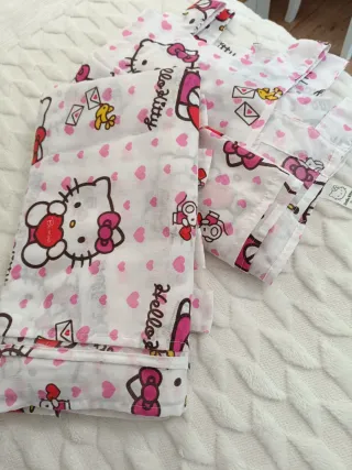 Juego d cortinas Hello Kitty Medidas 1.45/2.65
