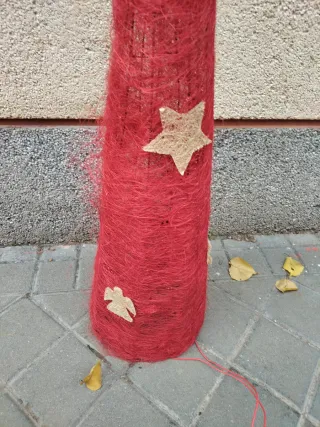 Árbol de Navidad Rojo  Estrellas Doradas con luz