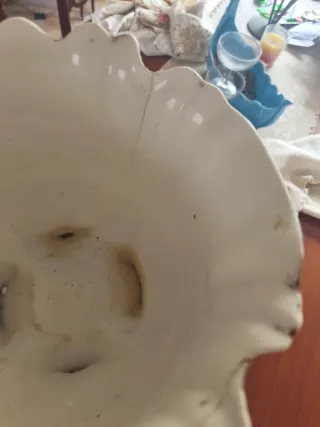 Búcaro antiguo de porcelana azul y beige