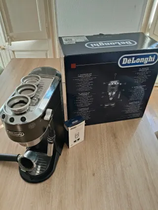 Cafetera DeLonghi Dedica Style Negra