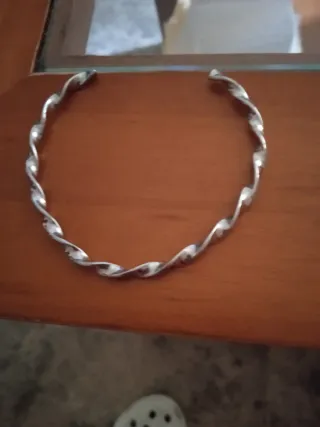 Pulsera plateada ajustable