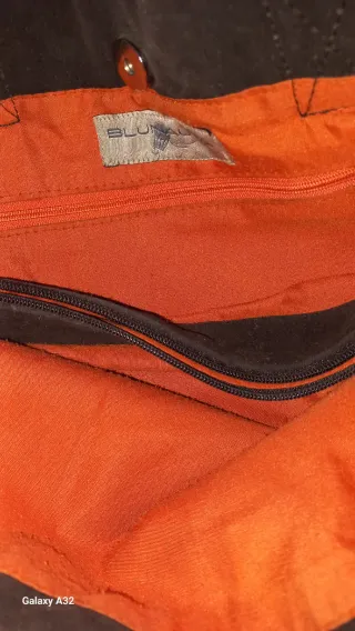 Borsa in pelle scamosciata con ricami