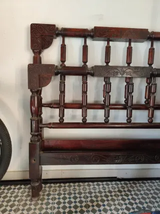 Cama madera antiguos tallados