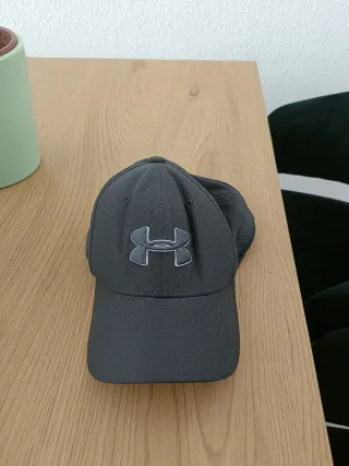Gorra Under Armour Gris Oscuro