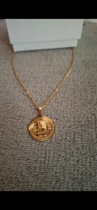 Collar Versace Dorado