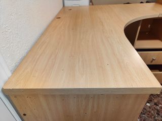Escritorio grande madera con cajonera
