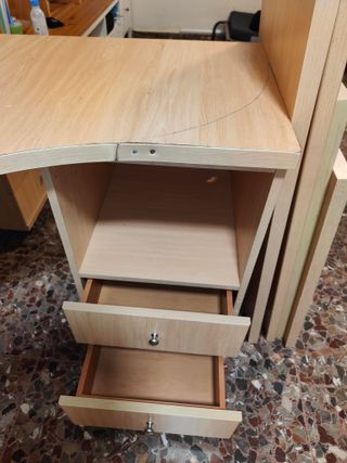 Escritorio grande madera con cajonera