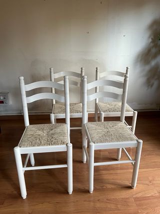 4 Sedie in legno massello