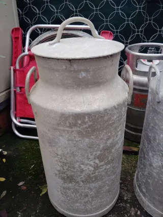 2 Lecheras Antiguas Decoración