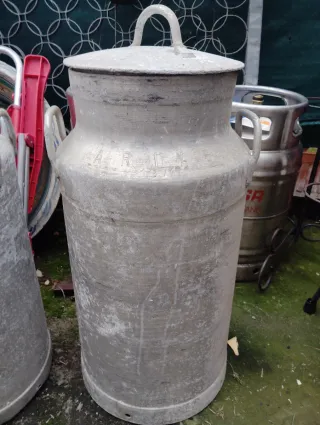 2 Lecheras Antiguas Decoración