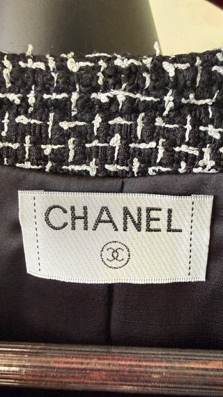 Chaqueta Chanel Tweed Negra y Blanca