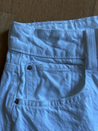 Vaqueros Zara desgastados blancos