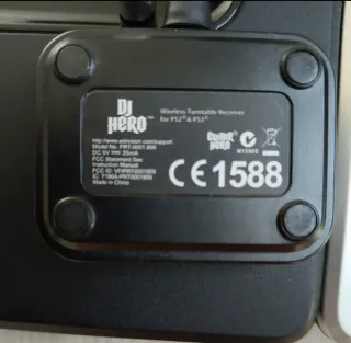 DJ Hero – Wireless Turntable Controller PS2/3