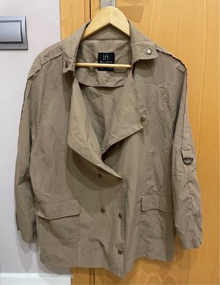 Gabardina Beige Lefties