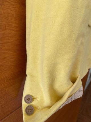 Blazer amarillo Zara