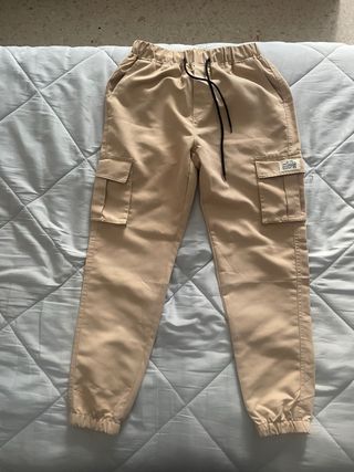Pantalones cargo beige