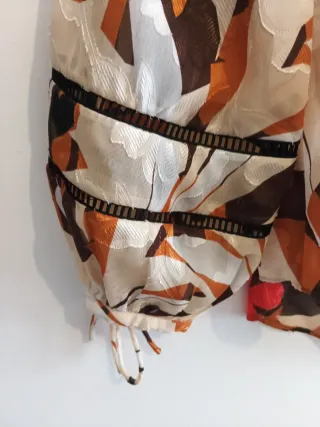 Blusa Massimo Dutti floral beige y naranja