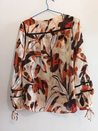 Blusa Massimo Dutti floral beige y naranja