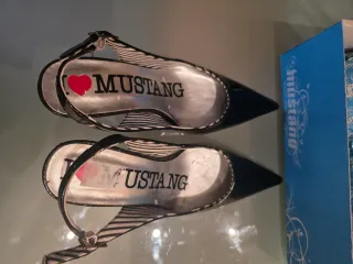 Zapatos de vestir Mustang negros