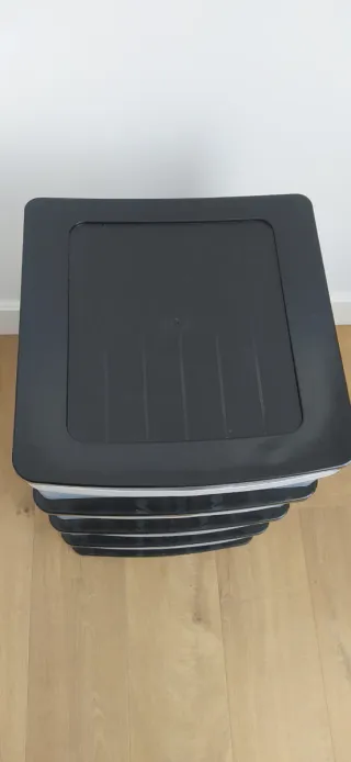 Cajonera de plástico transparente y negra