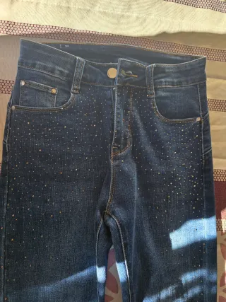 Jeans campana con pedrería