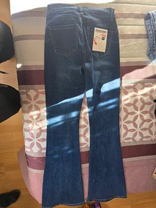Jeans campana con pedrería