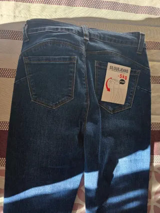 Jeans campana con pedrería