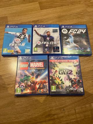 PS4+Controller+Caricabatterie 2 controller+custodia per controller + 3 Giochi