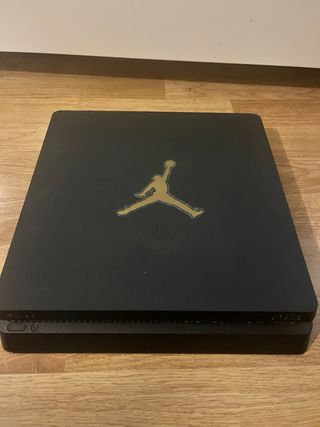 PS4+Controller+Caricabatterie 2 controller+custodia per controller + 3 Giochi