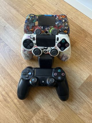 PS4+Controller+Caricabatterie 2 controller+custodia per controller + 3 Giochi