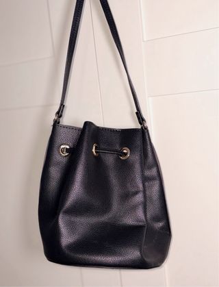 Bolso H&M negro tipo saco