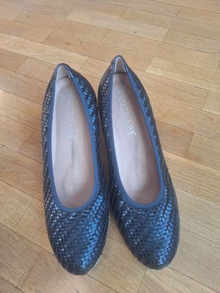 12 pares de zapatos de mujer