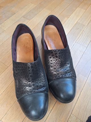 12 pares de zapatos de mujer