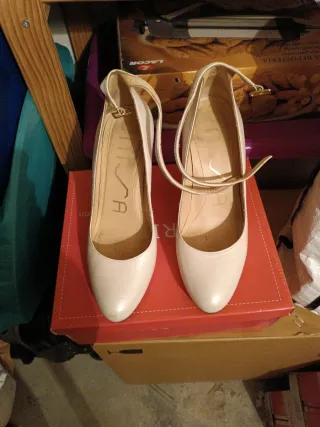 Zapatos de Novia Blancos con Brillantes