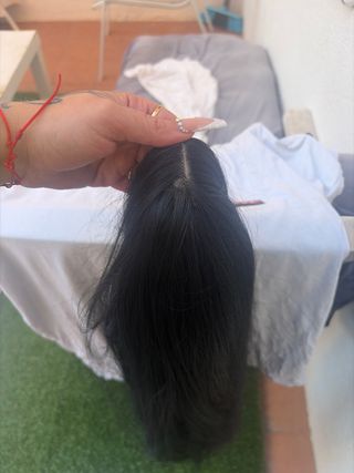 Peluca sintética negra